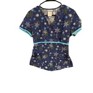 SB Scrubs Womens Scrub Top Size S Blue w Snowflakes Elastic Waist Front Pockets